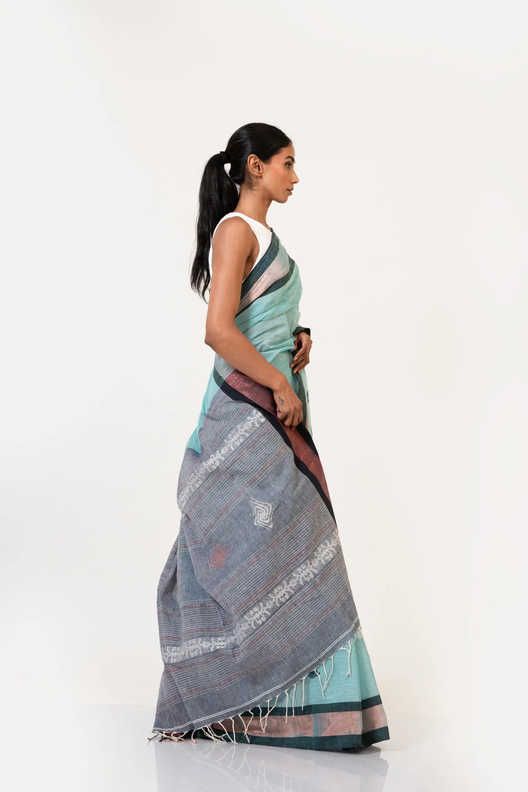 Bluebonnet Whispers – Handwoven Jamdani Saree with Minimalist Pattern - Kozylook
